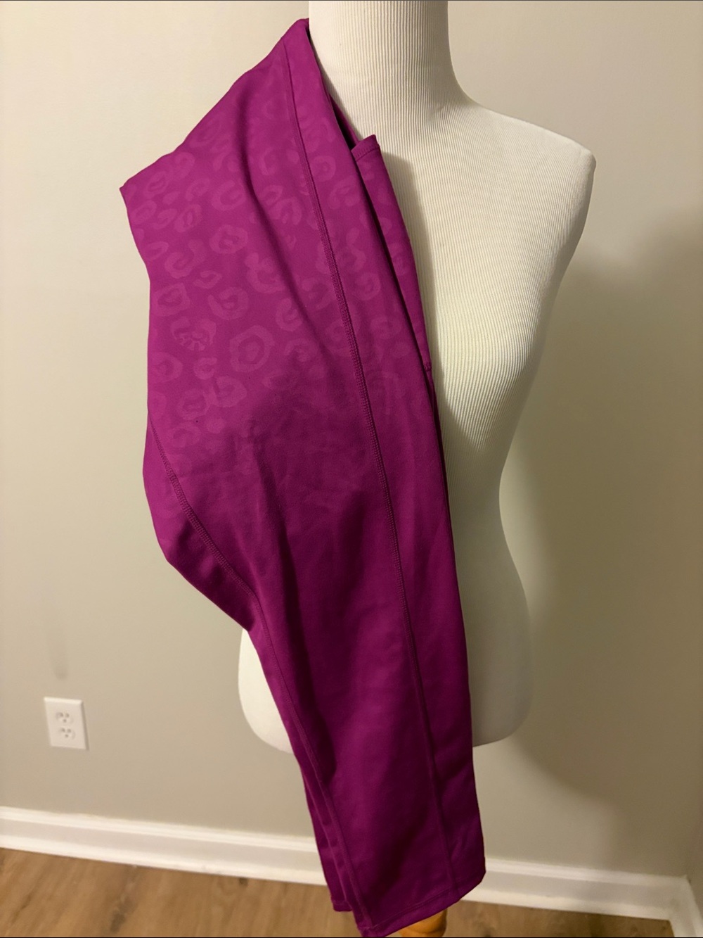 Lilly Pulitzer Magenta Patterned Athletic Leggings